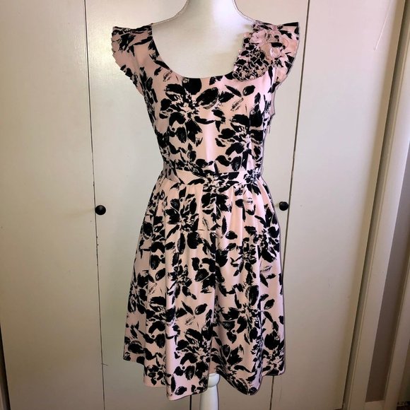 Elle Dresses & Skirts - Elle Dress Womens M Used Floral Pink Black